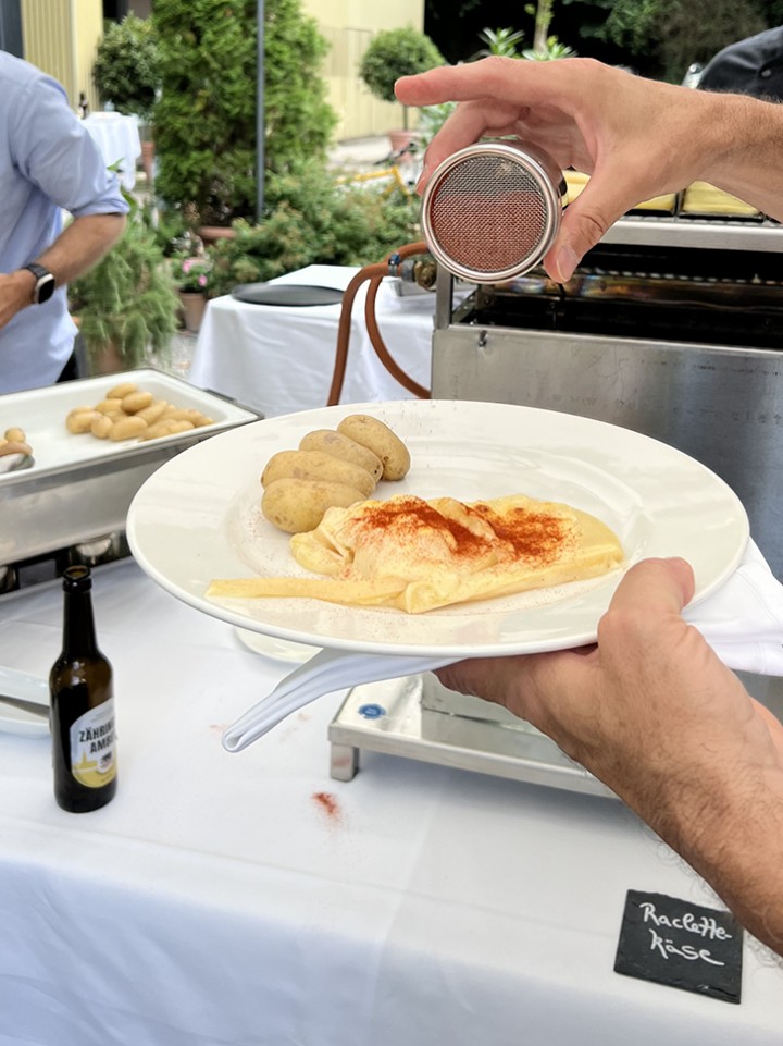 Sommerfest Raclette Bild SoMe