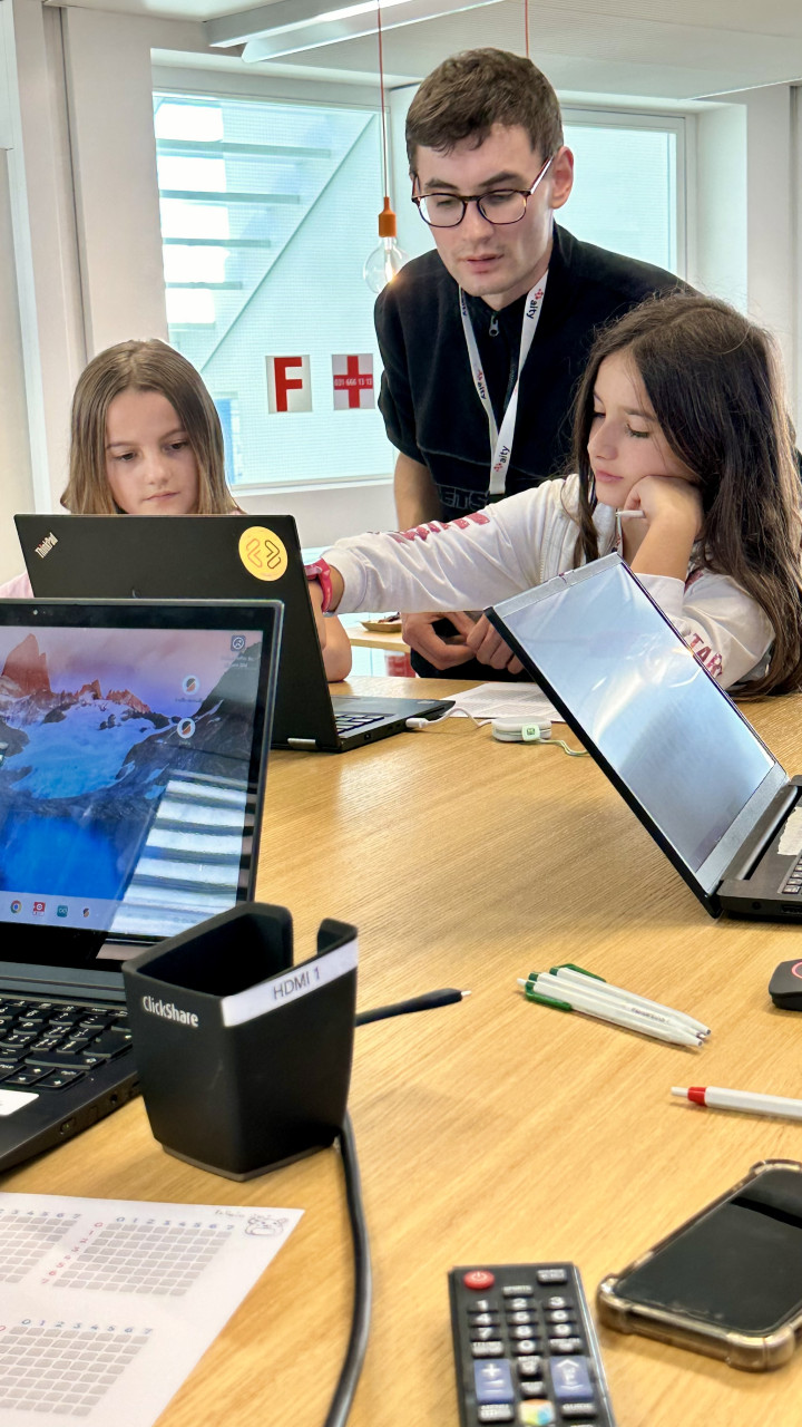 IMG 6416 V1 Website 9 16